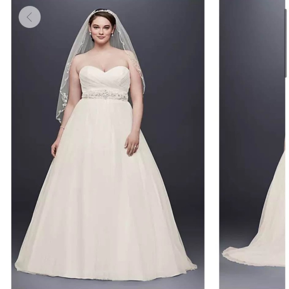 David's Bridal Ivory Strapless Wedding Gown